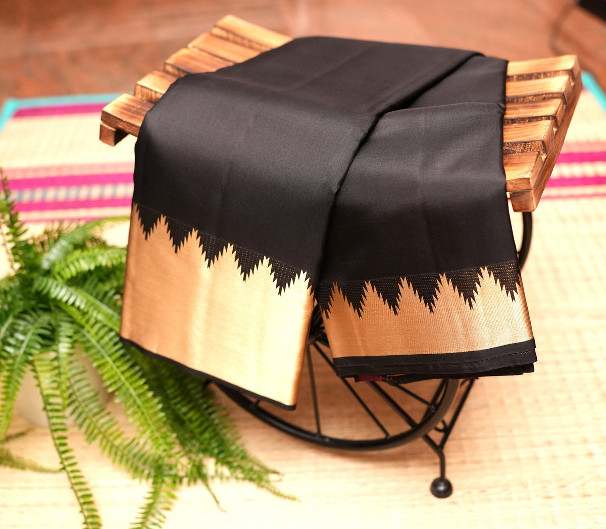 BLACK TEMPLE BORDER KANCHIPURAM SILK SAREE