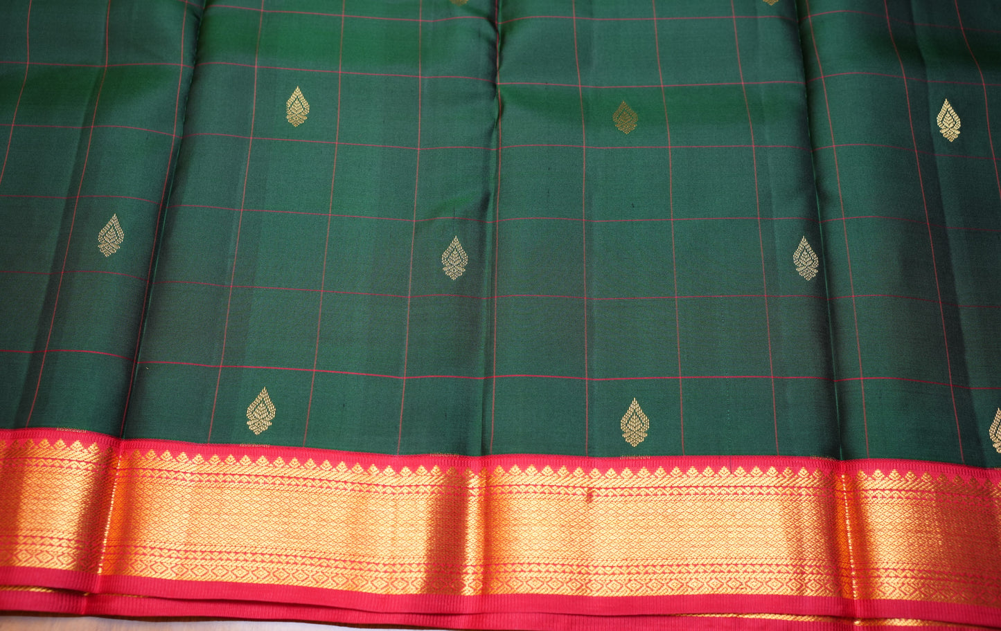 BOTTLE GREEN CHECKS KANCHIPURAM SILK SAREE