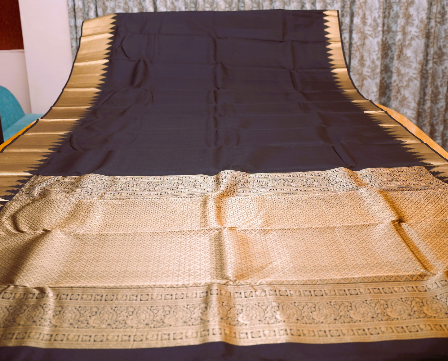 BLACK TEMPLE BORDER KANCHIPURAM SILK SAREE