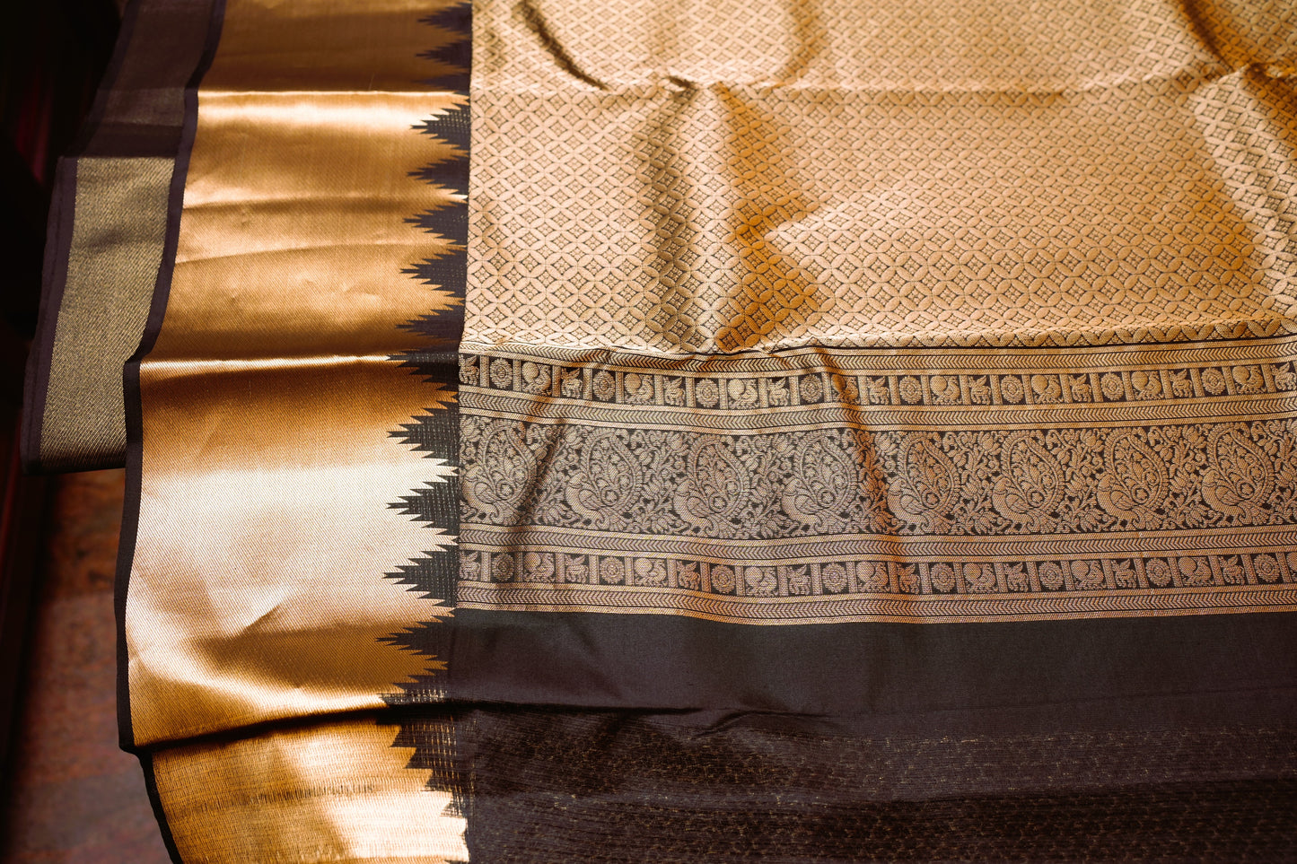 BLACK TEMPLE BORDER KANCHIPURAM SILK SAREE