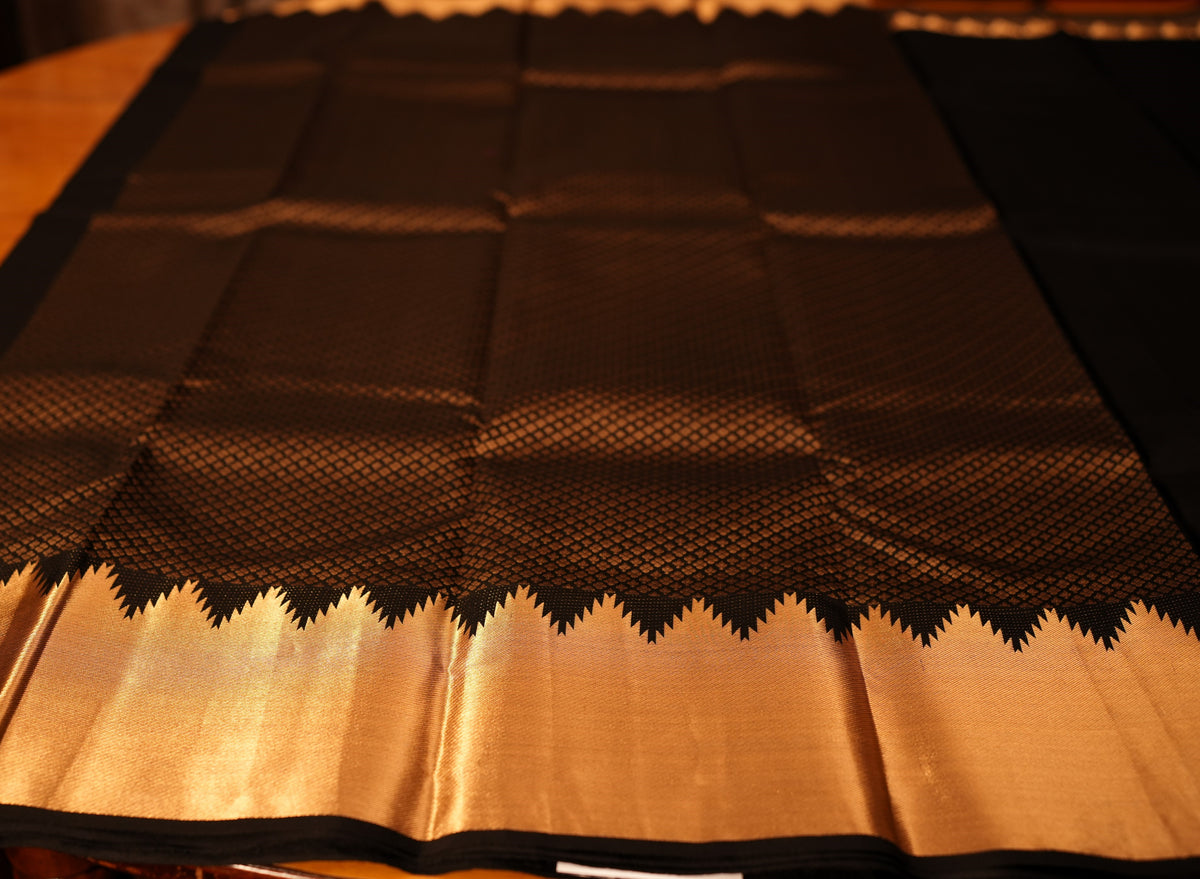 BLACK TEMPLE BORDER KANCHIPURAM SILK SAREE